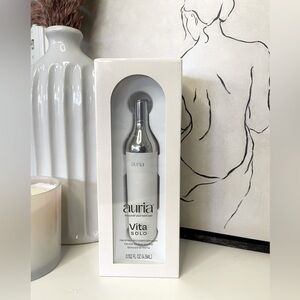 NWT Auria Vita Solo microdermabrasion tool